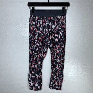 Nike Women's Size XS Dri-Fit Athletic Crop Leggings Zip Pocket Cropped Capri